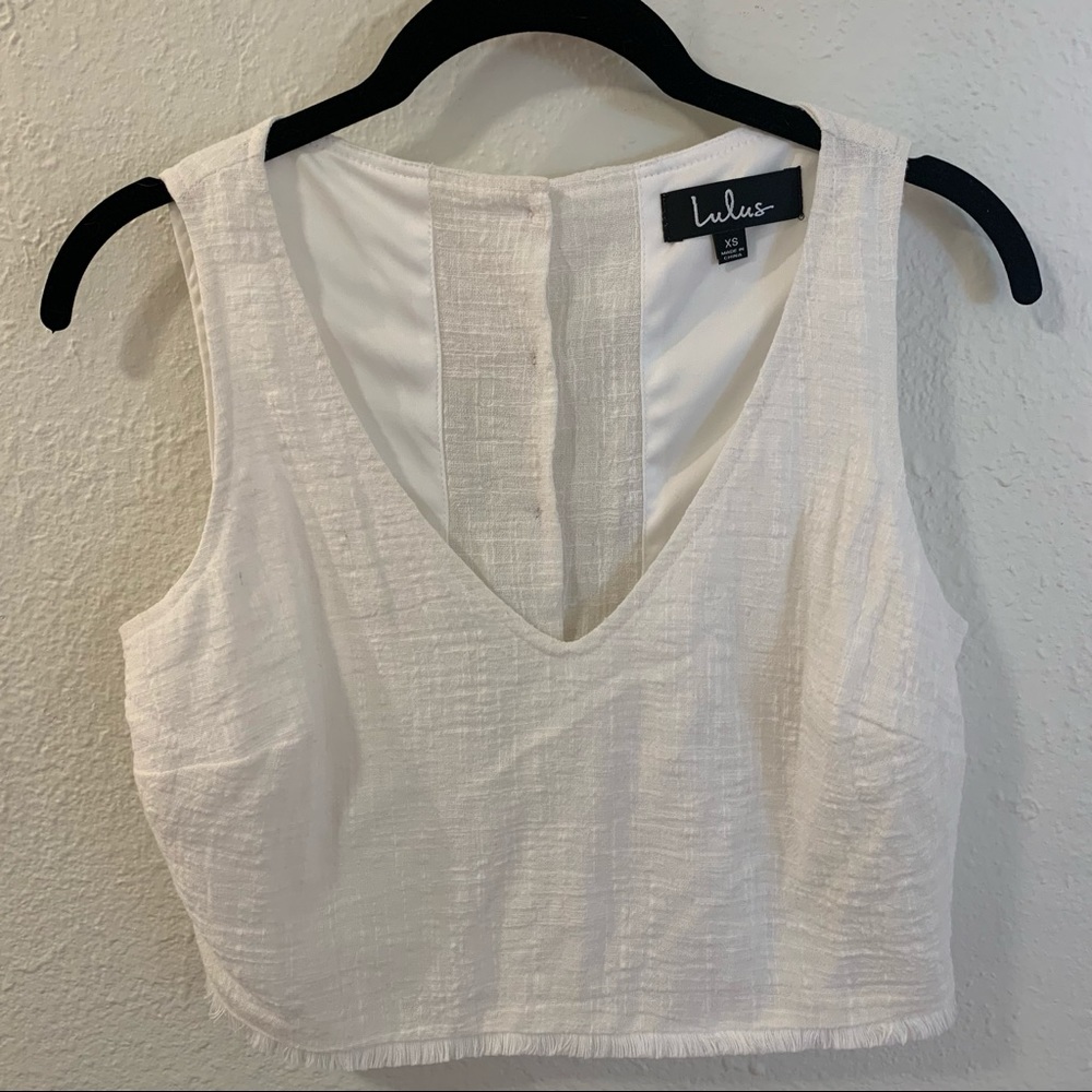 hite linen crop tank with button up back